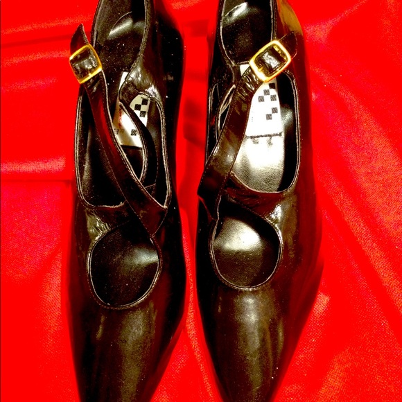 VTG BLACK LEATHER STRAPPY PUMPS-NWOT- - Picture 2 of 3